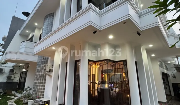 For Sale Corner House on Boulevard in Tanjung Duren, Fully Furnished, West Jakarta