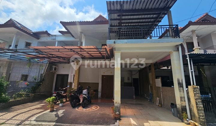 Rumah 2 Are di Raya Kuta, Dekat Sentral Parkir