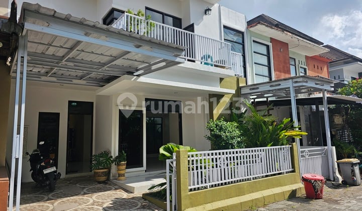Minimalist Concept House in the Exclusive One Gate Complex of Pemogan Denpasar