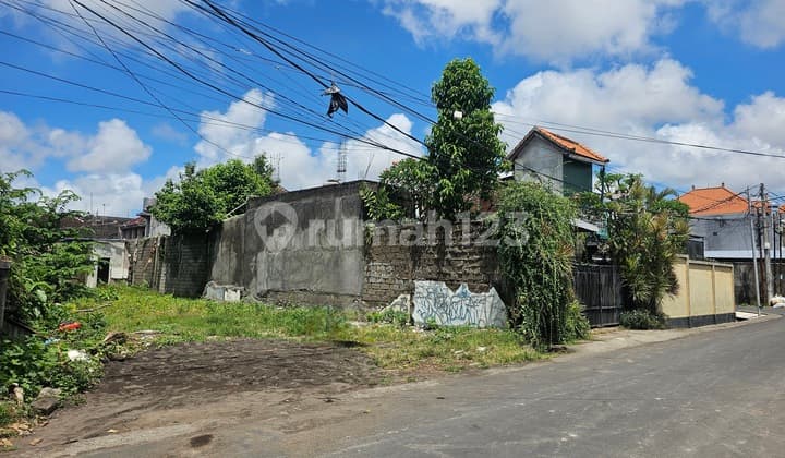 Tanah 2.5 Are di Renon, dekat Regents School