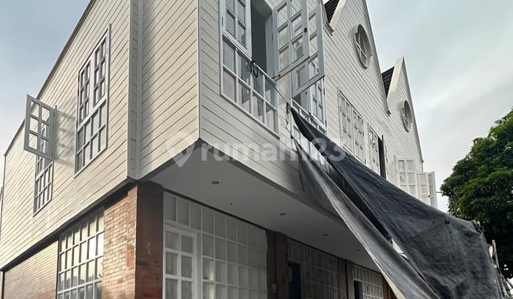 Ruko Modern Siap Pakai, 2 menitke Kuta Kerobokan