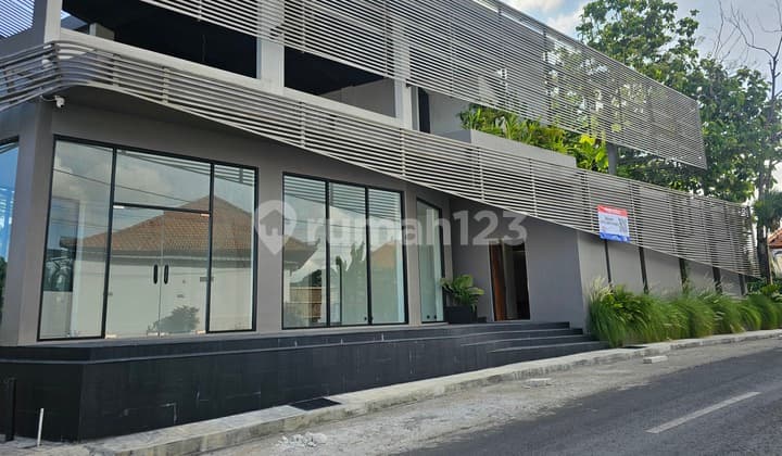 Kantor/ Toko/ Dormitory di Turis Area, dekat Nuanu Pantai Nyanyi Tabanan
