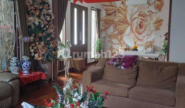 Rumah Mewah Konsep Villa di Renon