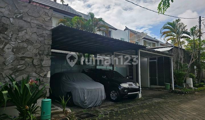 Semi-Furnished 3+1 Bedroom House in the Sunset Road Area, Denpasar