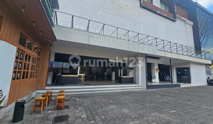 Ex Restaurant with Large Parking Lot for Rent in Uluwatu Jimbaran