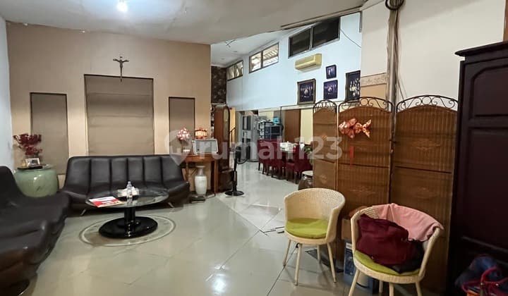 Houses in strategic locations are very rare.