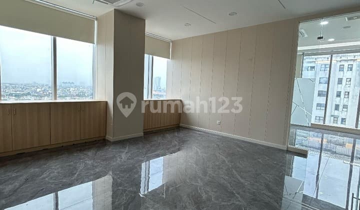 Kantor Landmark Pluit 143 - 520 m2 Semi Furnished