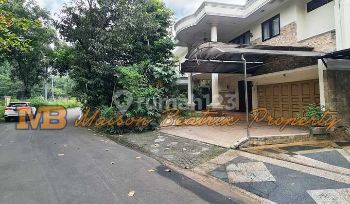 Dijual Rumah dengan Private Pool di Segitiga Emas BSD Lama Siap Huni bisa Nego