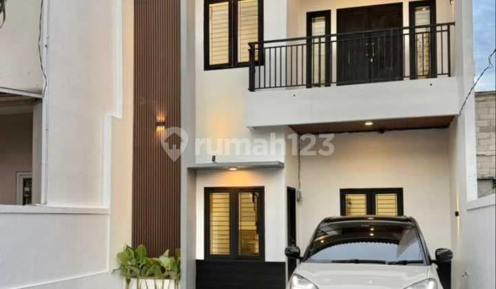 Rumah Cantik Mewah Full Furnish Siap Huni di Kebagusan Jagakarsa