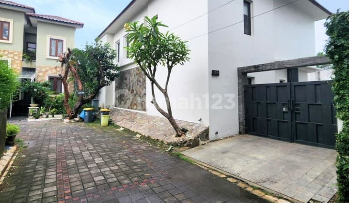 Dijual Rumah Konsep Modern Tropis dengan Private Pool Dii Area Pondok Labu