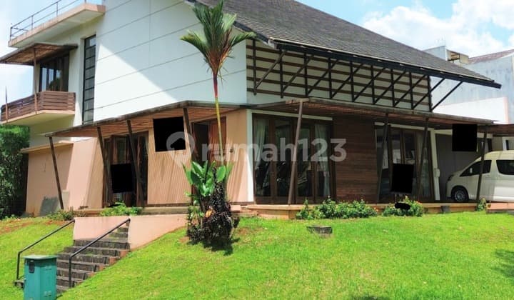 Harus Segera Terjual Rumah Mewah Terawat Siap Huni dengan Private Pool