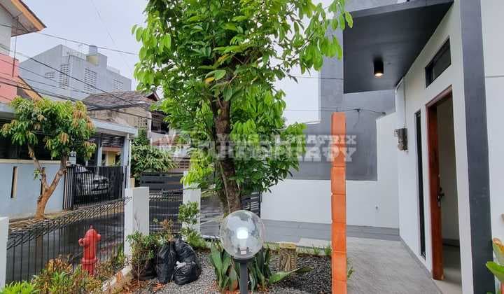 Dijual Rumah Cantik Full Furnish Baru Renov Posisi Hoek