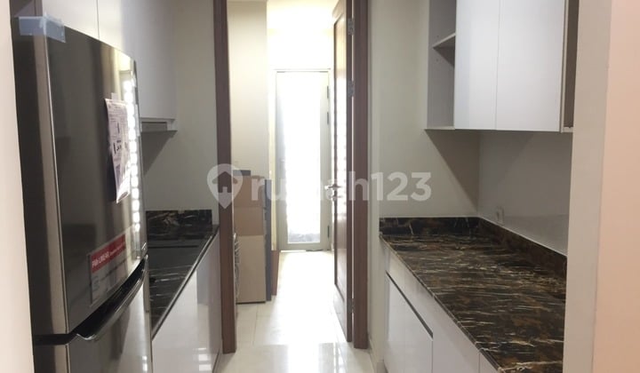 Disewakan Apartemen Taman Anggrek Residences 3 Kamar Tidur Bagus Furnished