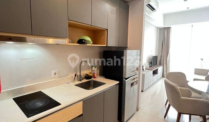 Disewakan Apartemen Taman Anggrek Residences 3 Kamar Tidur Bagus Furnished