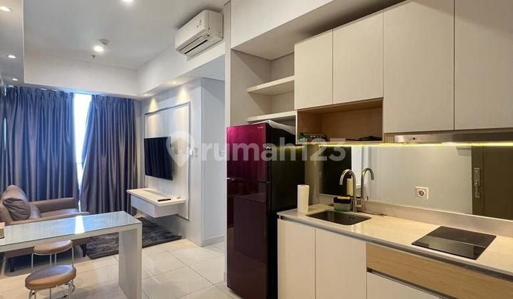 Disewakan Apartemen Taman Anggrek Residences 3 Kamar Tidur Bagus Furnished