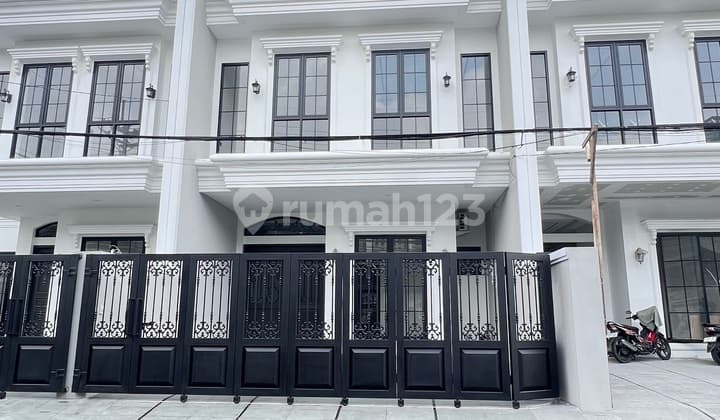 Rumah Baru 2 Lantai di Dharma Husada Mewah Siap Huni SHM