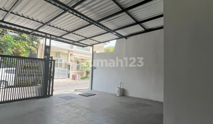 New Ready-to-Occupy House Near Pakuwon City, Pantai Mentari.