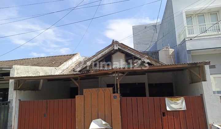 FOR SALE BLACK HOUSE WITH LAND IN SOUTH WIGUNA, SURABAYA