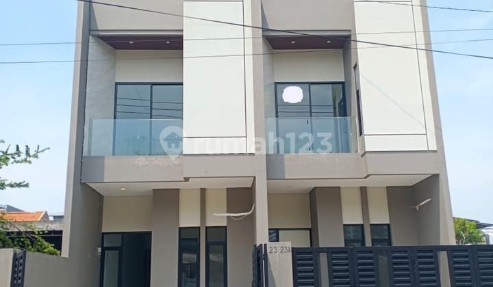 Rumah Baru 2 Lantai Di Tenggilis Dekat Ubay