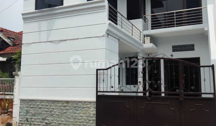 Rumah Baru di Pakuwon City One Gate System Siap Huni