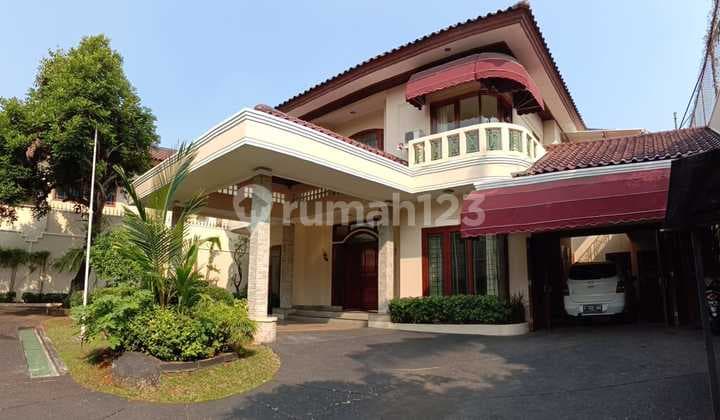 Rumah Luas, Ada Kolam Renang di Gaharu, Cilandak, Jakarta Selatan