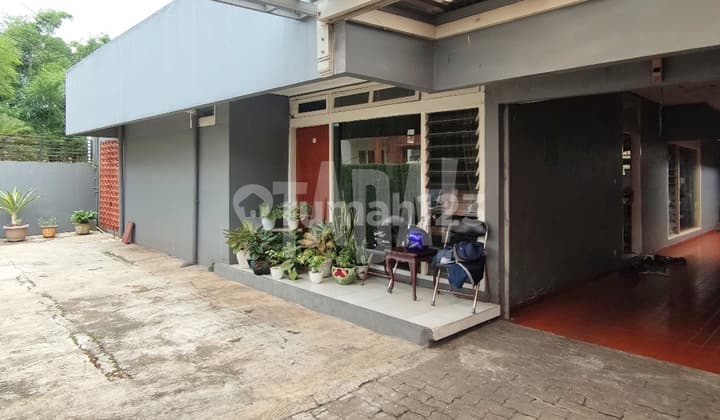 Spacious, Strategic House in Haji Nawi, South Jakarta