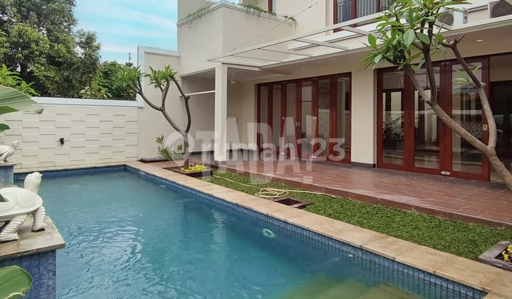 Rumah Tropical Resort, Ada Pool di Cilandak, Jakarta Selatan