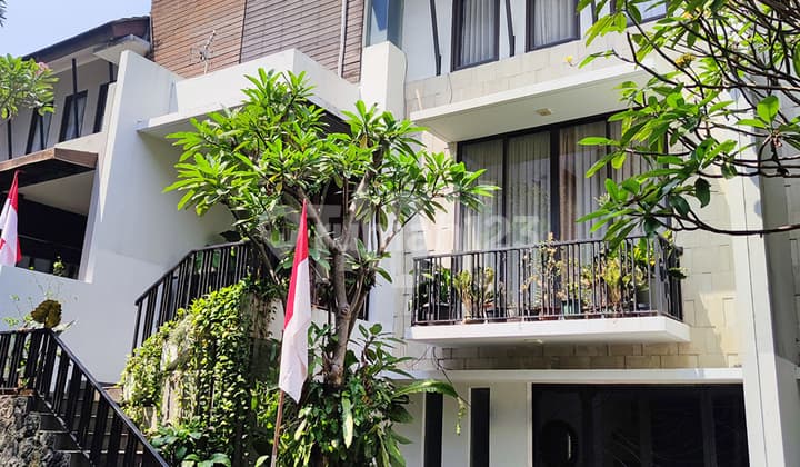 Rumah Eksklusif Dalam Townhouse, 3 Kamar, Shm, Harga Nego