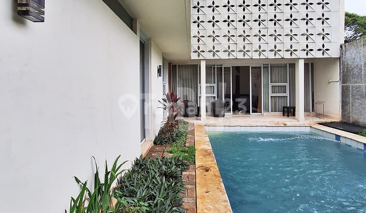 Rumah Modern Minimalis, Mewah di Patra Kuningan, Jakarta Selatan