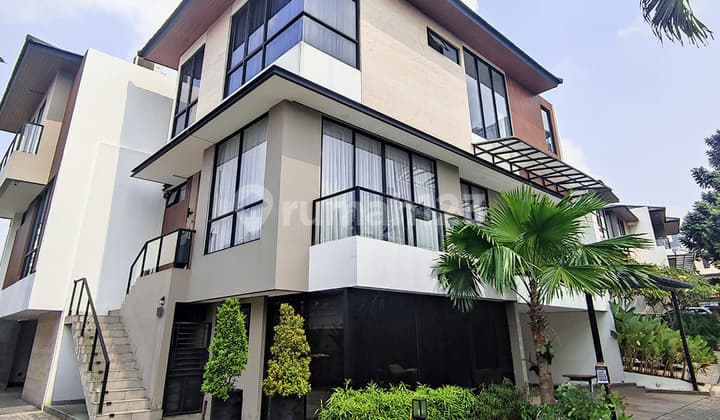 Townhouse Modern, Dekat Kemang Dan Cilandak, Jakarta Selatan