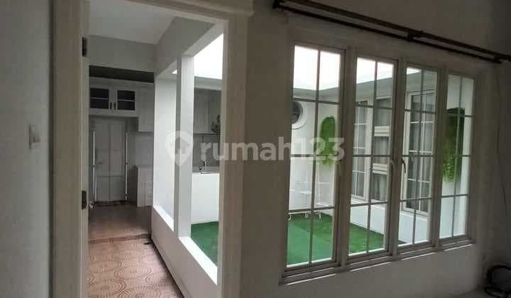 Beautiful, Well-Maintained House in Kebayoran Baru, South Jakarta