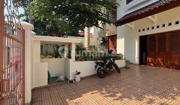 Rumah Mewah, Luas, Ada Pool di Gaharu, Cipete, Jakarta Selatan