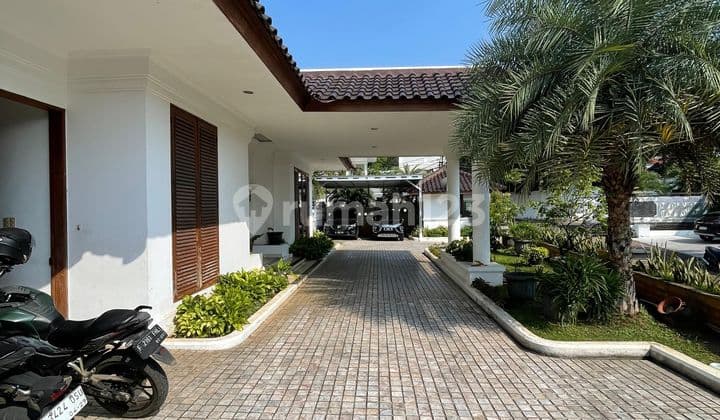 Rumah Mewah, Luas, Bebas Banjir di Pejaten, Jakarta Selatan