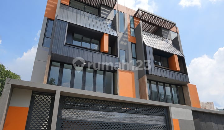 Rumah Baru, Modern Minimalis, Private Pool di Kemang, Jakarta Selatan