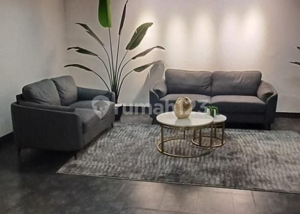 Rumah 2 Lantai, Furnished, Cocok untuk Kantor di Pakubuwono, Kebayoran Baru, Jakarta Selatan