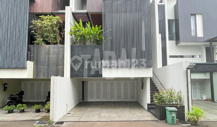 Rumah Modern Dalam Townhouse Exclusive, Ada Pool di Cilandak, Jakarta Selatan