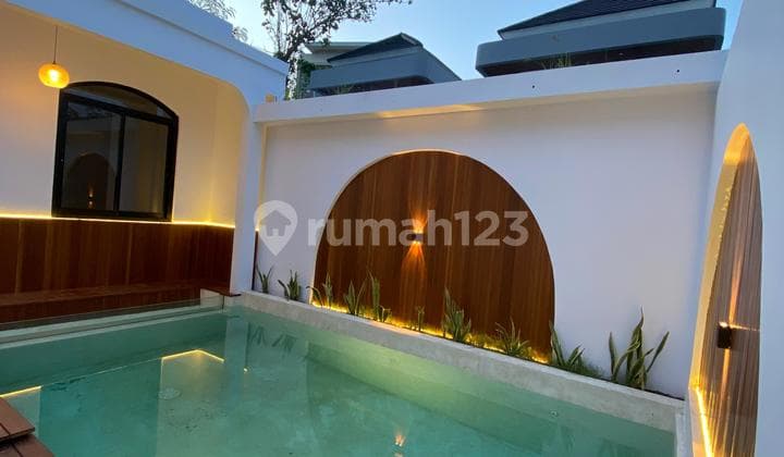 Dijual / Disewakan New Villa Siap Huni dengan Desain Mediteranian ala Santorini di Cluster Elit Nusa Dua