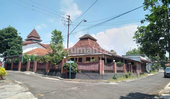 Dijual Rumah di Trunojoyo Banyumanik, Semarang
