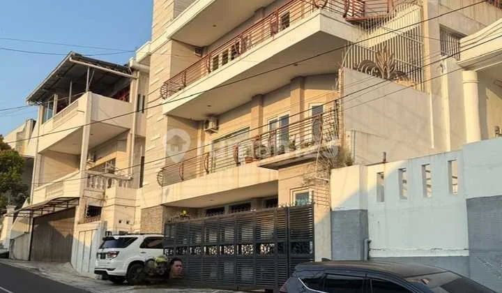 Rumah Mewah 3 Lantai di Tegalsari Candisari, Semarang Rumah Mewah 3 Lantai di Tegalsari Candisari, Semarang