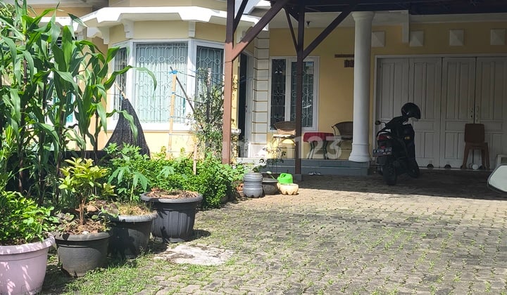 RUMAH DI PEDALANGAN BANYUMANIK, SEMARANG cocok untuk Kos, kantor, Gudang dll.