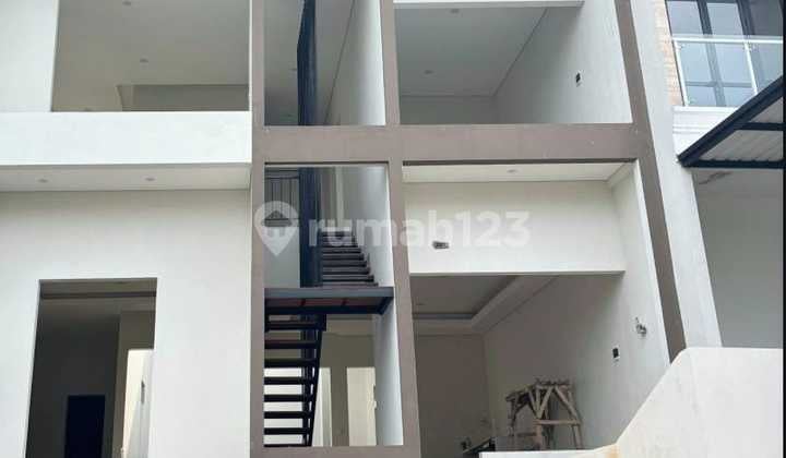 For Sale House in Ivy Park BSB City, Semarang For Sale House in Ivy Park BSB City, Semarang