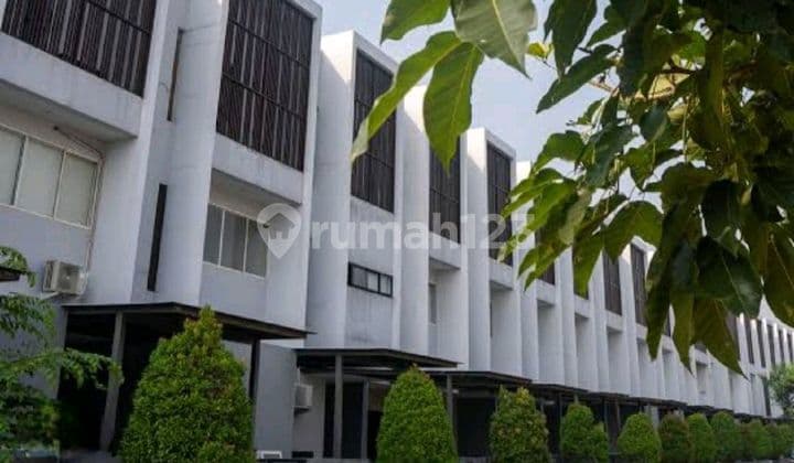 Disewakan Ruko Graha Natura Soho - Modern 3 Lantai Surabaya Barat Dekat Gwalk Citraland, Sma Margie, Sekolah Cambridge, Pakuwon Mall, Ptc, Supermall