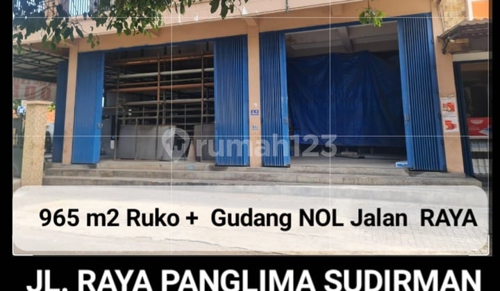 Dijual Ruko Nol Jalan Raya Panglima Sudirman - Kraksaan - Probolinggo Jatim - Bonus 575 M2 Gudang Lengkap Rak Besi 3 Lantai Cocok Buat Segala Usaha - Surat Shm - Lokasi Bagus