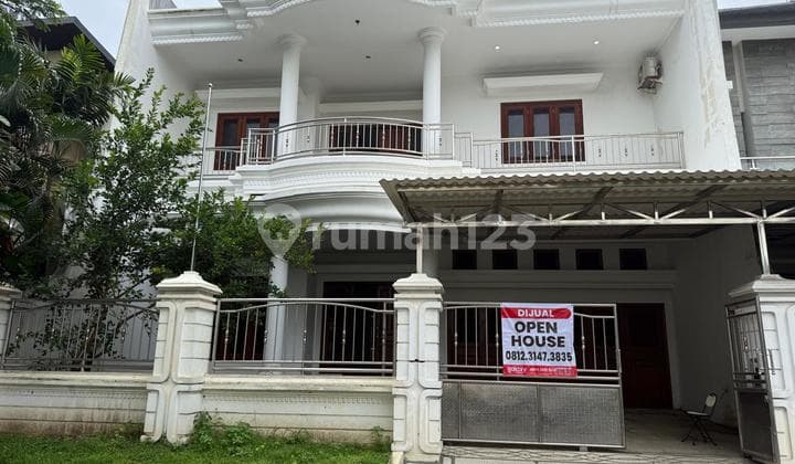 Rumah Pakuwon City Villa Royal