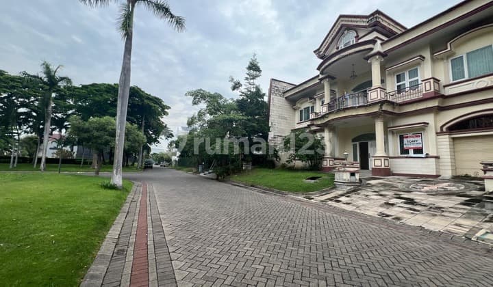 Pakuwon City Laguna Regency House Near Grand Island and Villa Royal