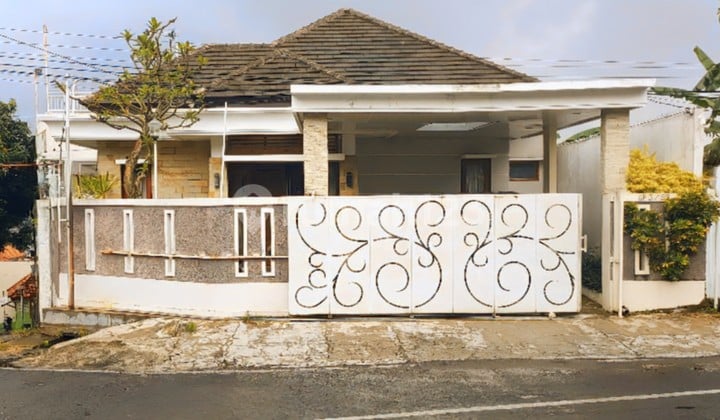 Rumah Siap Pakai dengan View Bagus Dari Rooftop di Semarang Atas