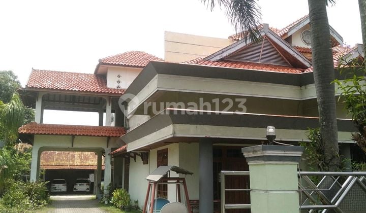 Lahan Luas untuk Usaha dan Rumah 2 Lantai di Perak Jombang