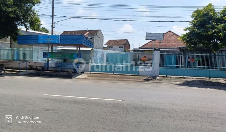 Rumah Usaha Luas Siap Pakai Tengah Kota Jombang