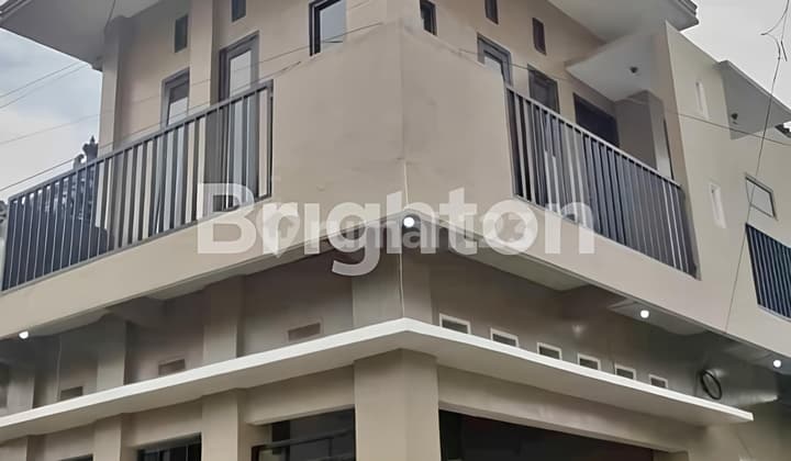 Rumah Mewah 2 Lantai di Griya Mancar Permai Peterongan