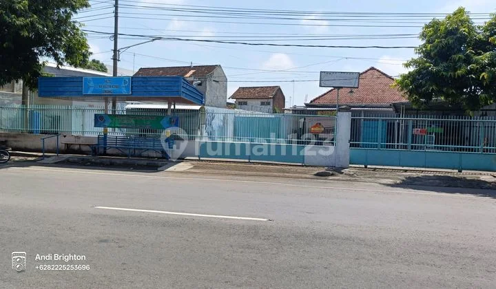 Business House with Ready-to-Use Large Land in Jombang